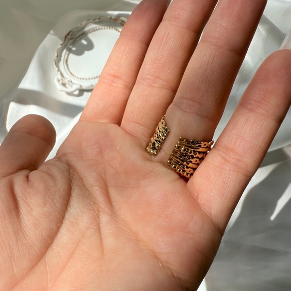 Sprial ring 
Adjustable ring 
Gold Plated Stainless Steel Ring - Picture 11 of 17